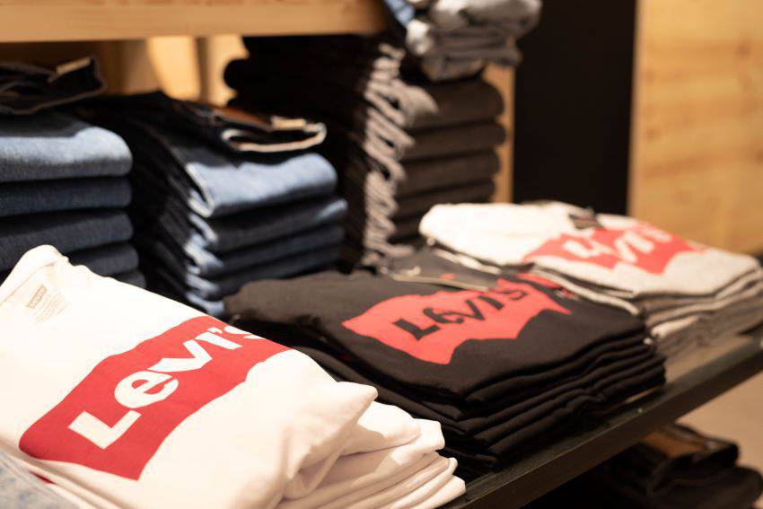 Levi’s, Mode in Houssen